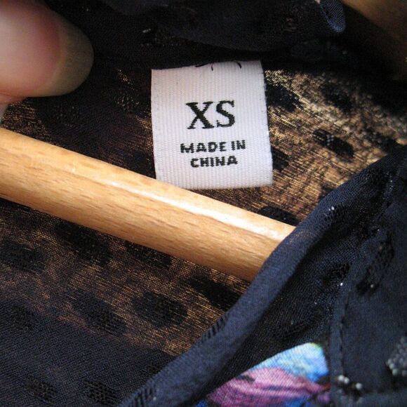 Robert Graham Silk Blend Sheer Boho Top - Picture 10 of 10